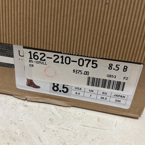 ‼️SOLD‼️UGG Leather boots - brown size 8.5 - Picture 6 of 6